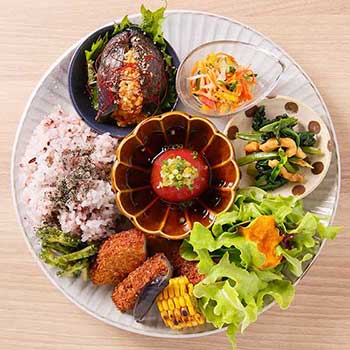 自然本来の味を生かしたランチ Fill Cafe 大和郡山市の自然本来の味を生かしたカフェ
